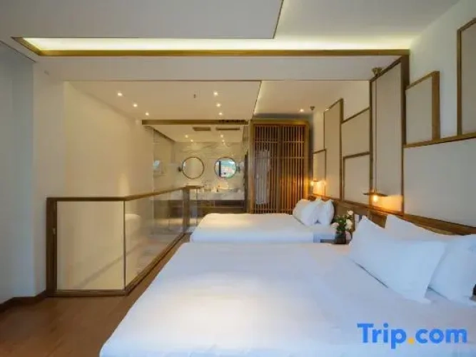 Standard Double Duplex room with lake view