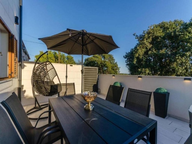 2 Bedrooms Villa