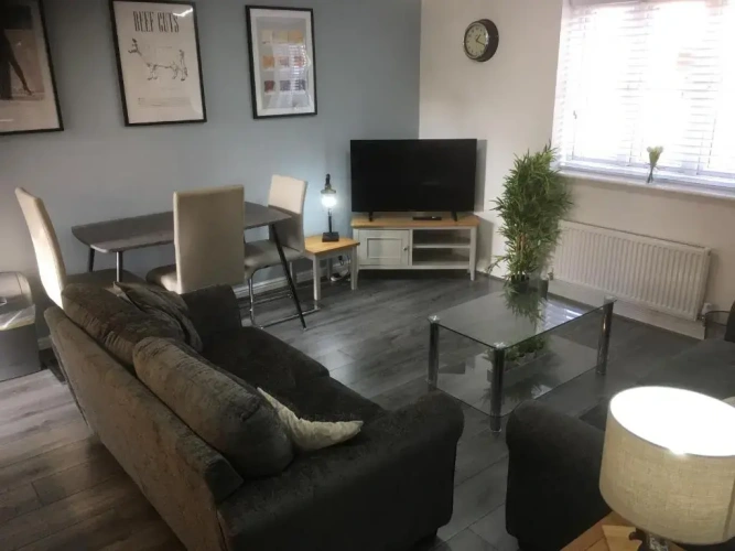 2 Bedrooms Apartment