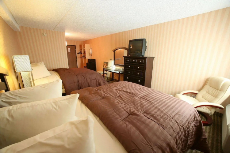 Marvin's Garden Inn