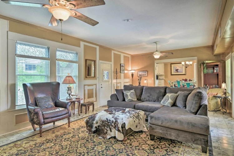 2 Bedrooms Cottage