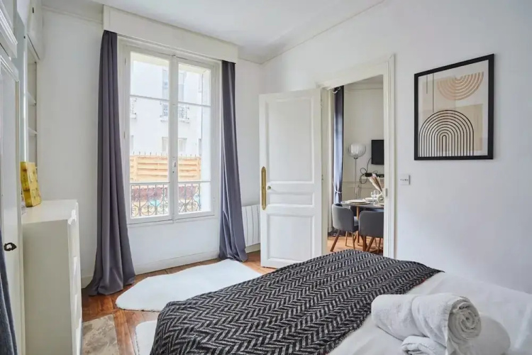 Superb Eiffel Tower Terrace Apartment