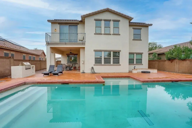Pool, Views & Ample Space! Sunny Goodyear Retreat
