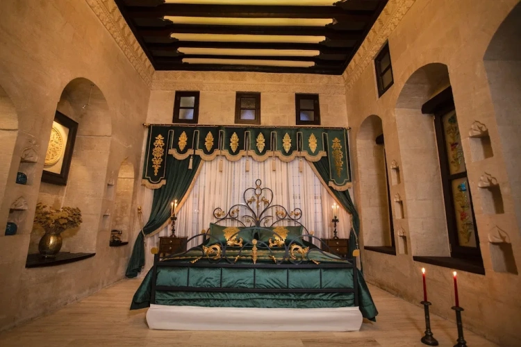 Royal room