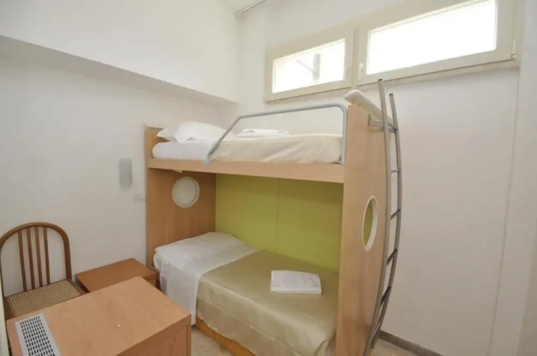 Classic Quadruple room