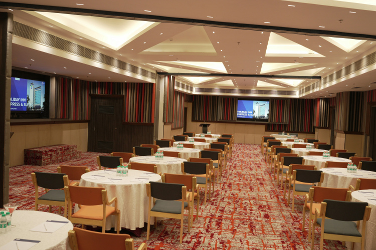 Holiday Inn Express & Suites photo 18