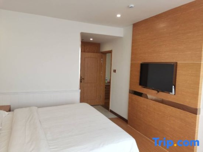 Superior Double Suite with street view