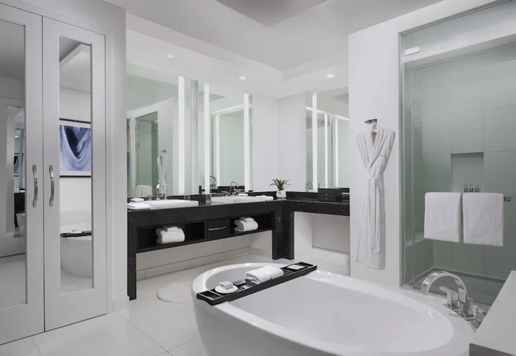2 Bedrooms Sky Suite with mountain view