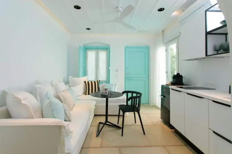 Majo Suites Hotel