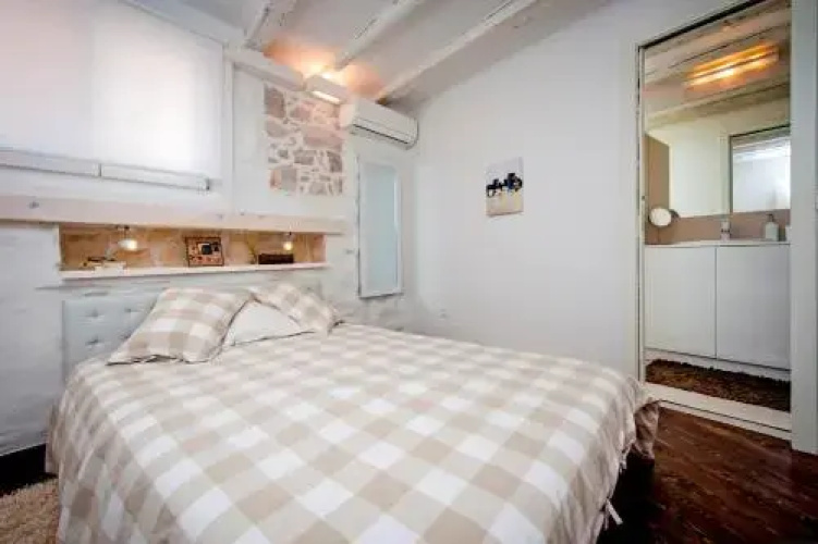 Apartment Pisinium