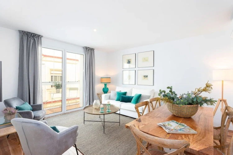 3 Bedrooms Apartment
