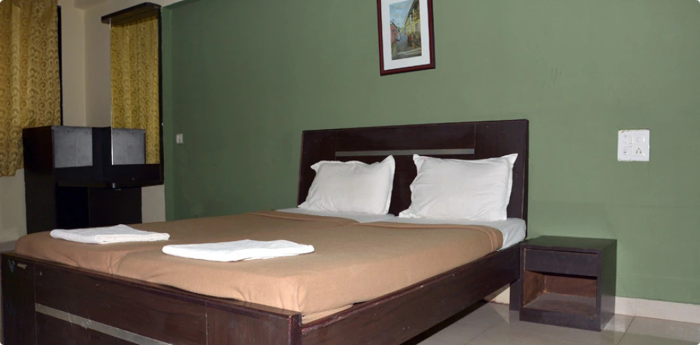 Hotel Z Square