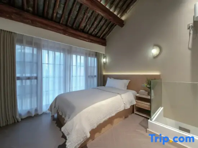 Standard Twin Duplex room