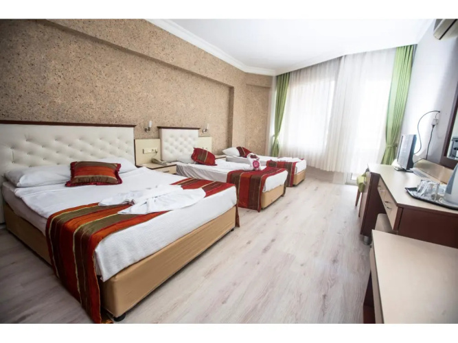 Raina Beach Hotel