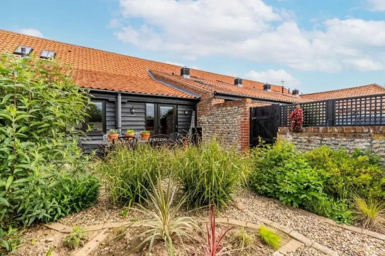 Host Stay Nicholson Cottage