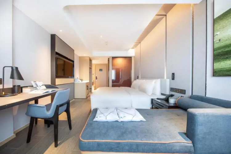 Atour Hotel Wuyue Plaza Anqing