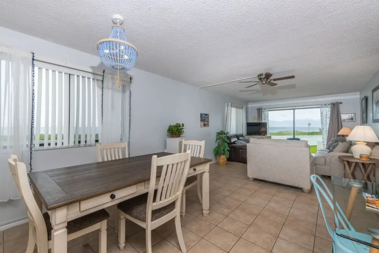 Maria's Lovely Beachfront home