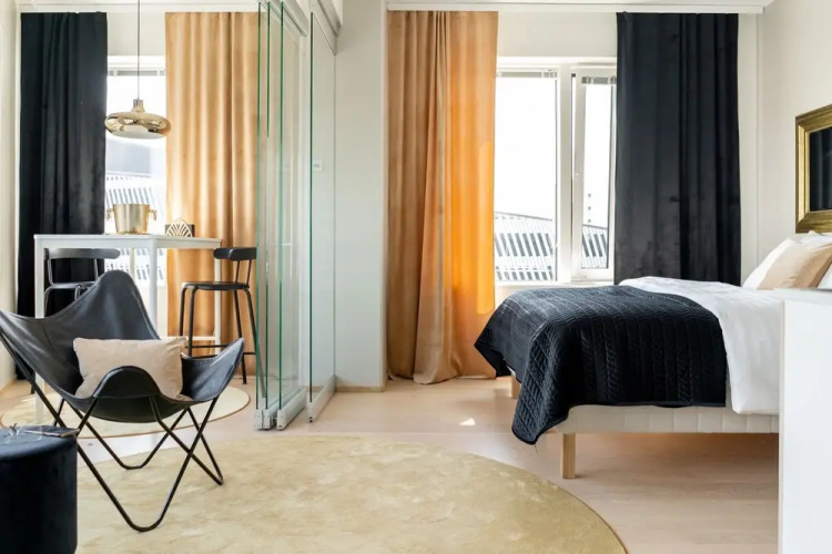 10th floor studio with a great location