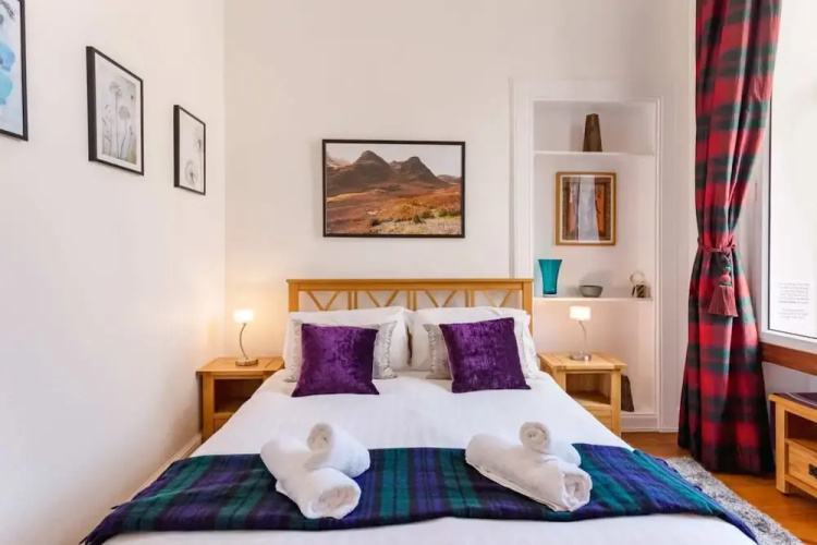 2 Bedroom Flat in Central Edinburgh