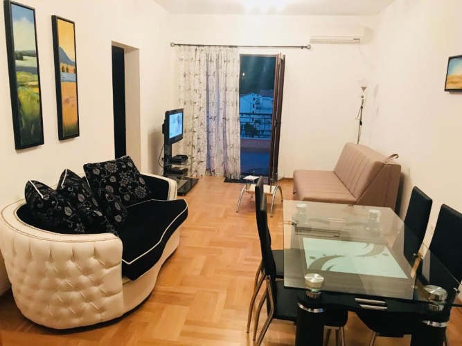 Apartment with sea view