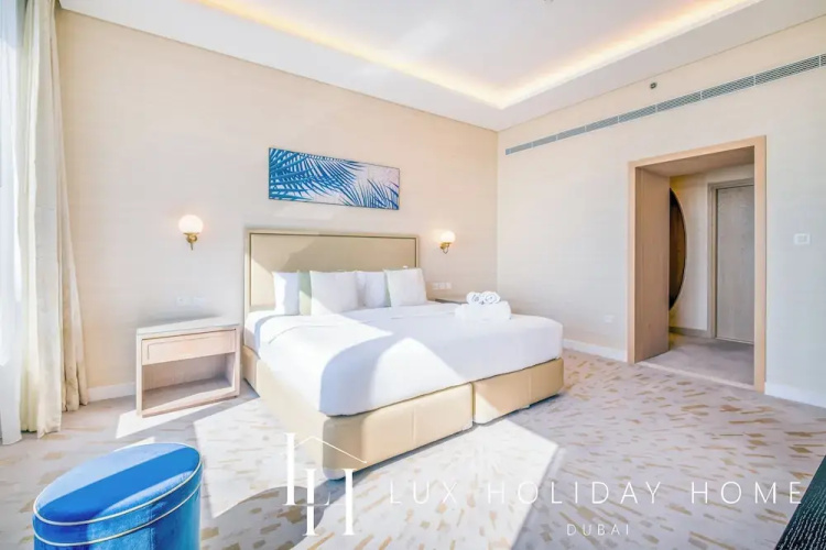LUX Iconic Views at Palm Tower Suite 5