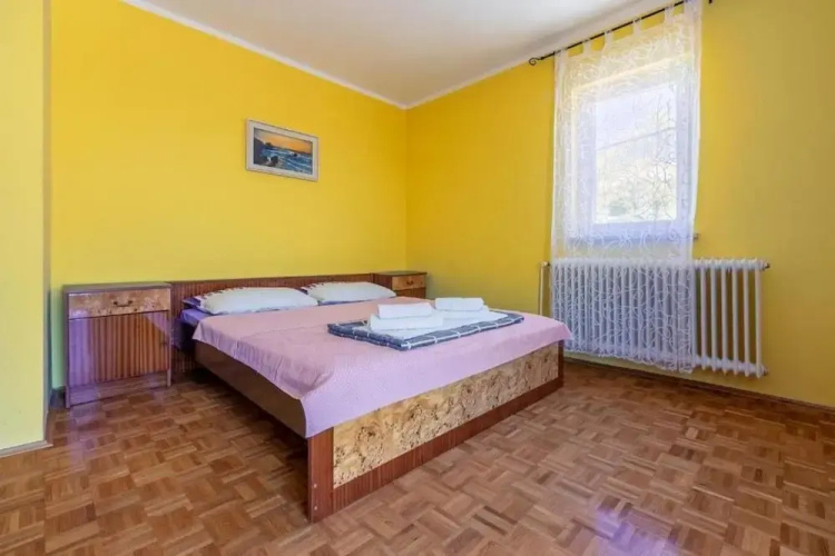Apartment Mira
