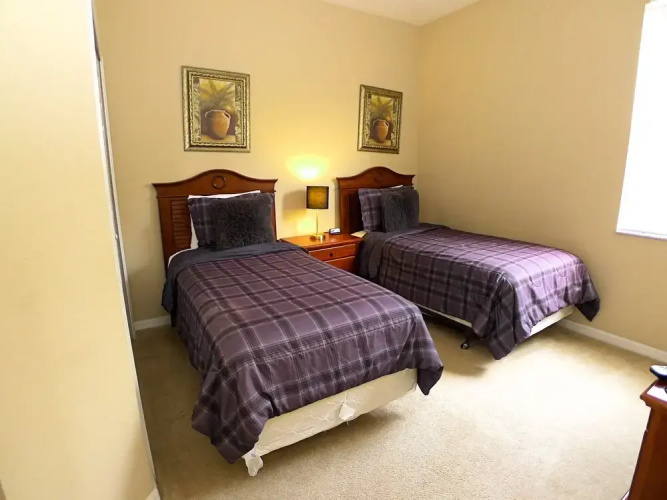 4 BED Pool Home ON Golf Community