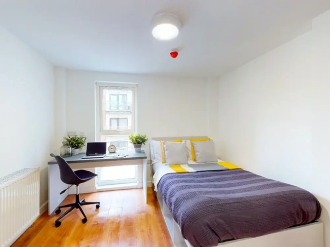 Rooms & Studios for STUDENTS Only BOLTON