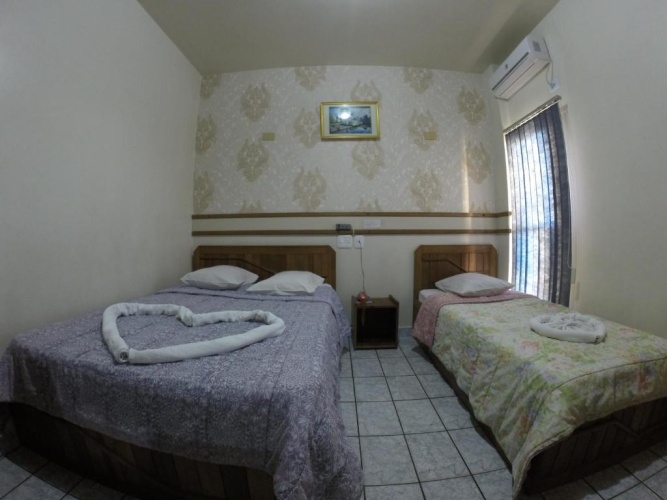 Standard Triple room