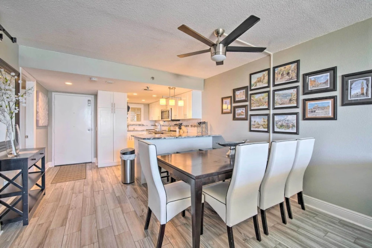 Relaxing Hudson Condo Steps From the Pool!