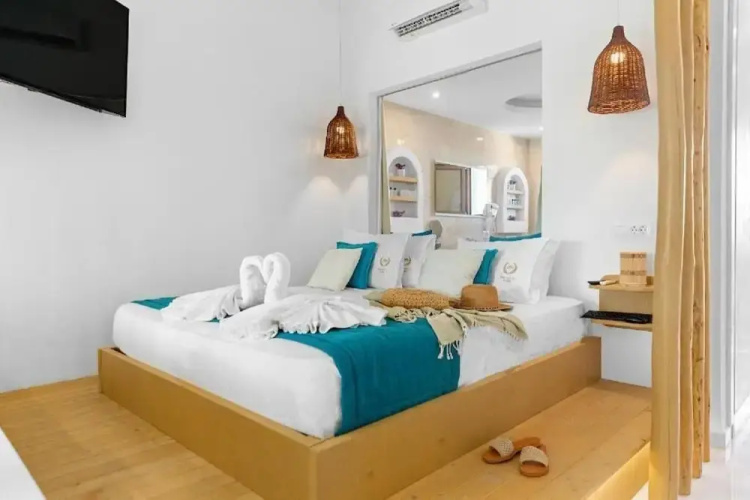 Alia Beachfront Suites and Spa