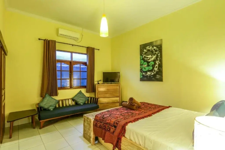 3 Bedrooms Sextuple Villa