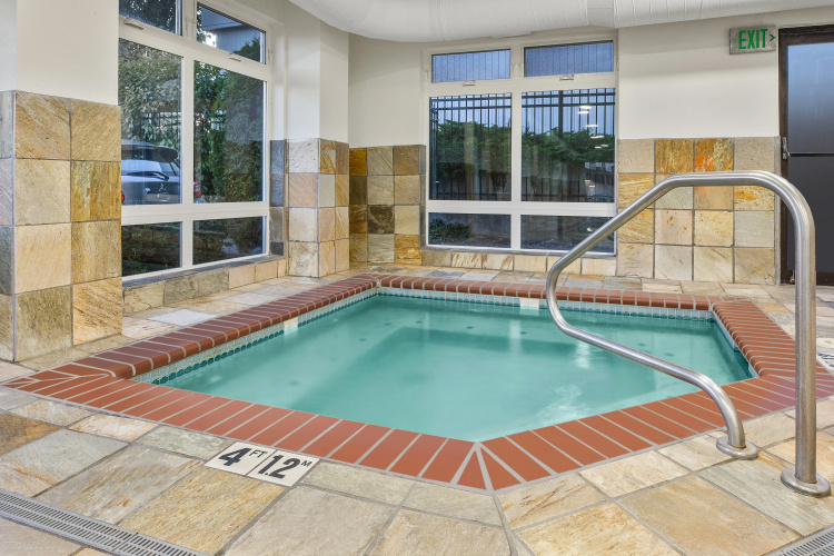 Holiday Inn Express & Suites Tacoma photo 18