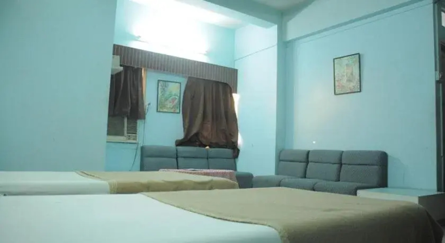 Hotel Blue Moon