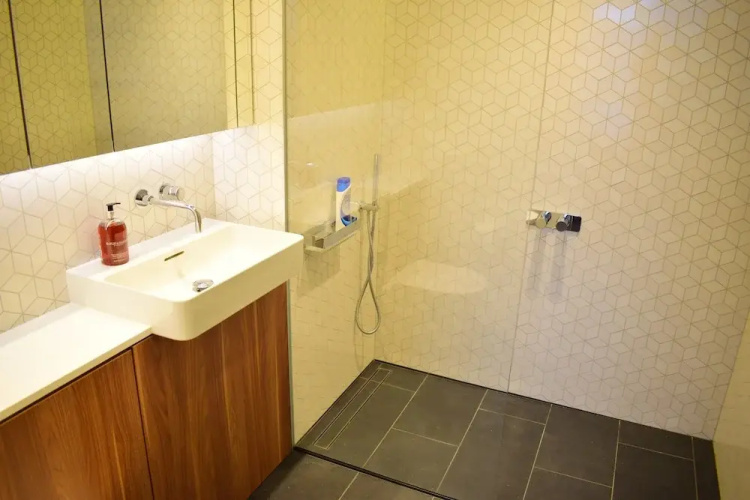 Shepherds Bush 1 Bedroom Flat