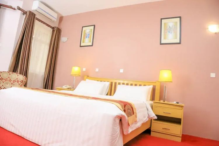 Hotel 7 Seasons Entebbe