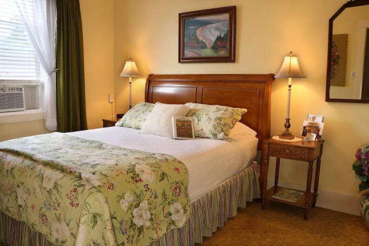 Economy room