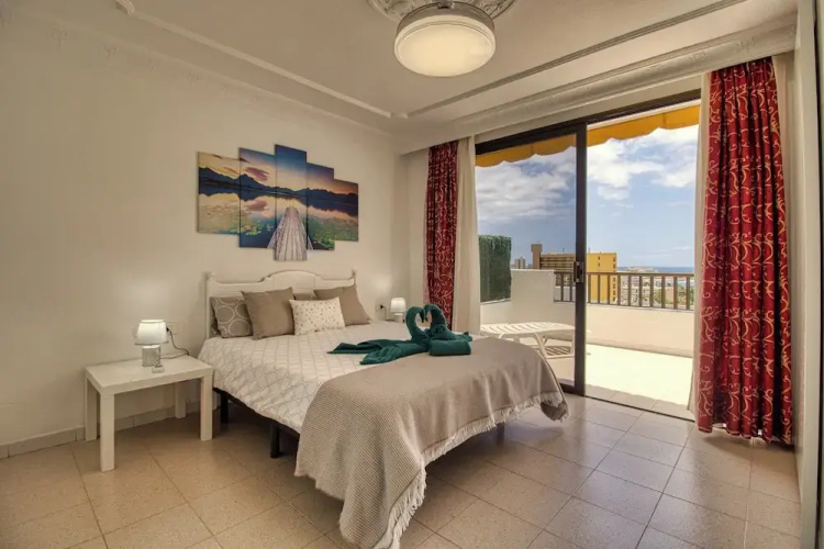 Apartment - Sleeps 4 - Jacuzzi - Terrace - Pool