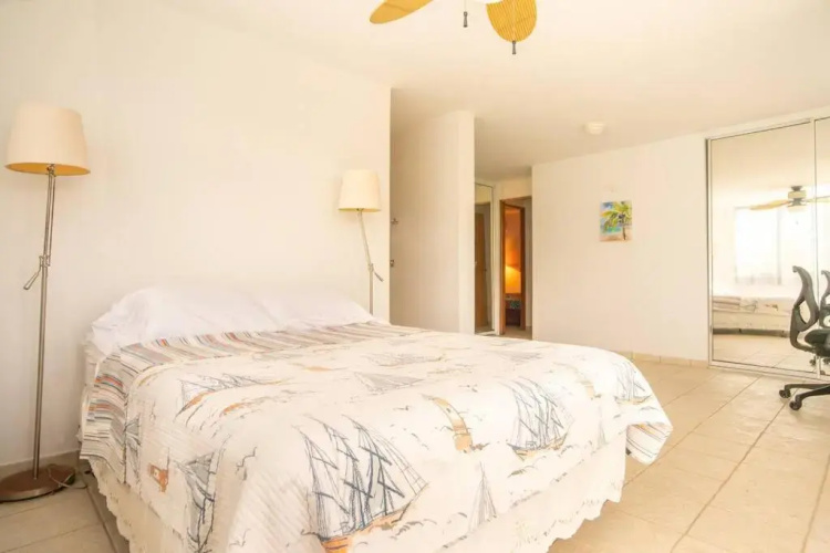 3 bdr apt with pool steps from Sandy Beach