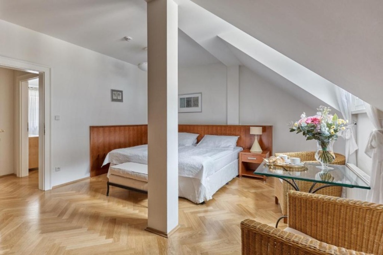 2 Bedrooms Double Suite