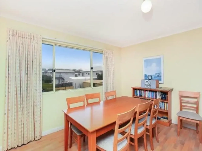4 Bedrooms Cottage