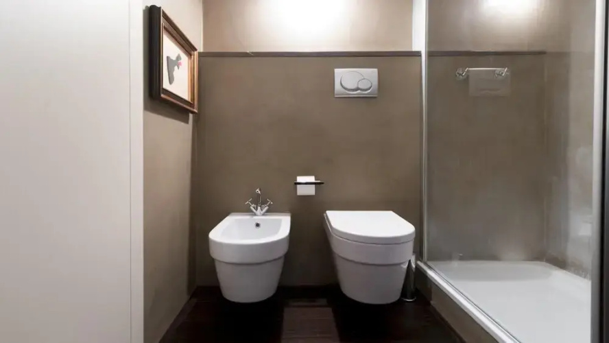 Montebello 27, Milan