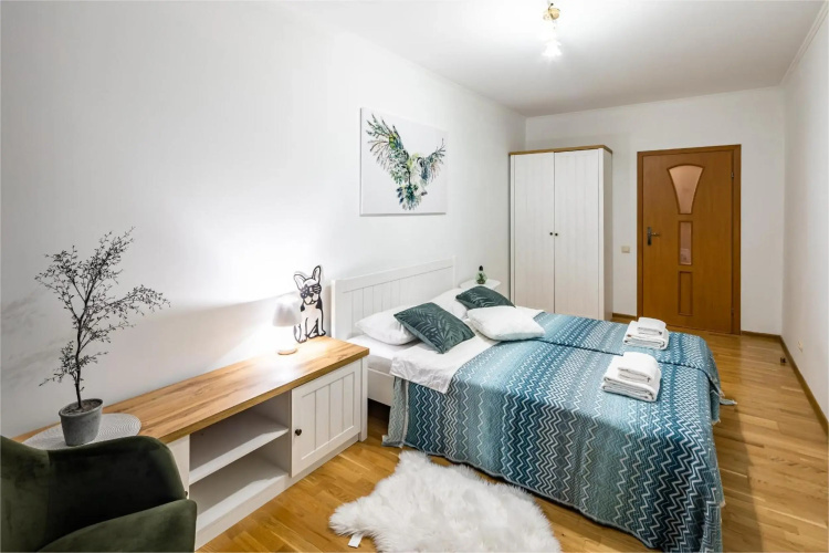 The MAIN square! 2 separated bedrooms, balcony