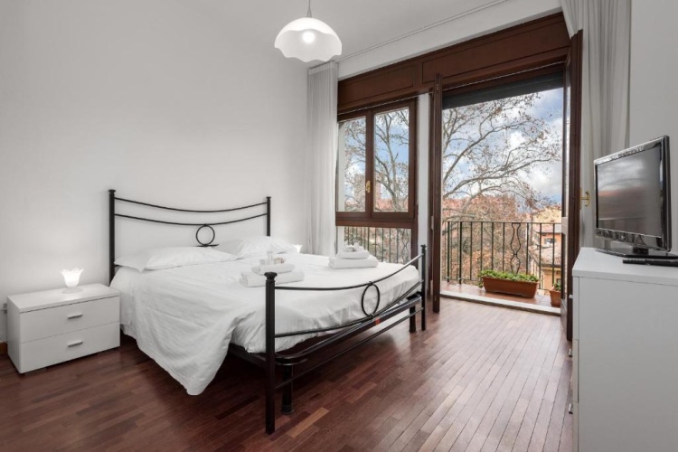 3 Bedrooms Apartment