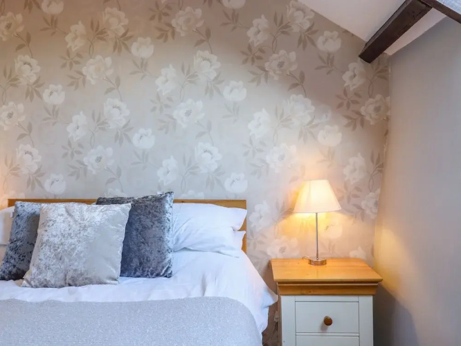 Oak Leaves Cottage