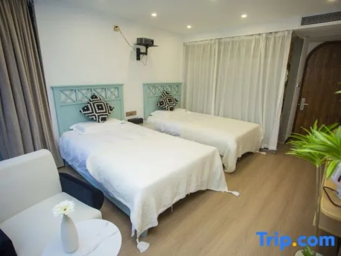 Standard Twin room with sea view