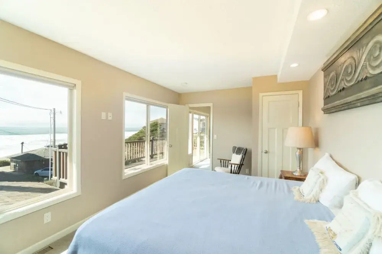 Neptune Beach - 3 Br Home