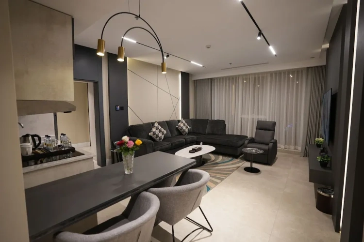 Deluxe Suite