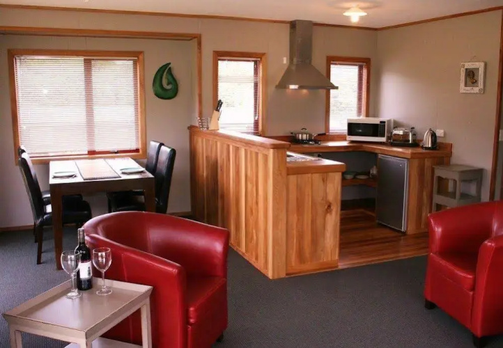 Whistling Frog Cafe & Accommodation