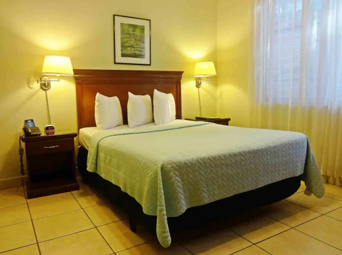 Hotel El Almendro